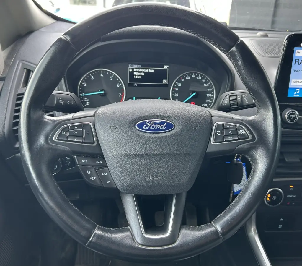 1.0 EcoBoost Titanium 125PK | Dealeronderhouden | Nieuwe APK | Trekhaak | Parkeersensoren | Stoelverwarming | Stuurverwarming | Voorruitverwarming | Climate Control | Cruise Control | Naviga