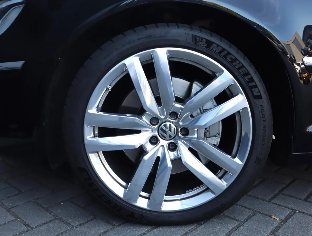 4.2 V8 4p. Lang Highline | Uniek | Chauffeur Pakket | Glazen Dak | Bomvol
