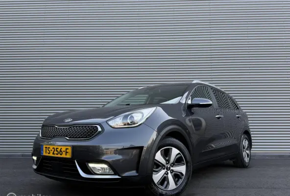 1.6 GDi Hybrid BusinessLine | Leer | Keyless |Camera | Carplay | Stoelverwarming | ACC | Vol opties!