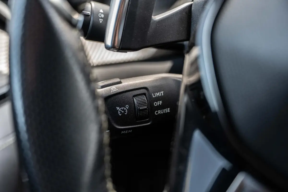 1.2 PureTech GT-Line Keyless|Navi|Carplay|VOL!
