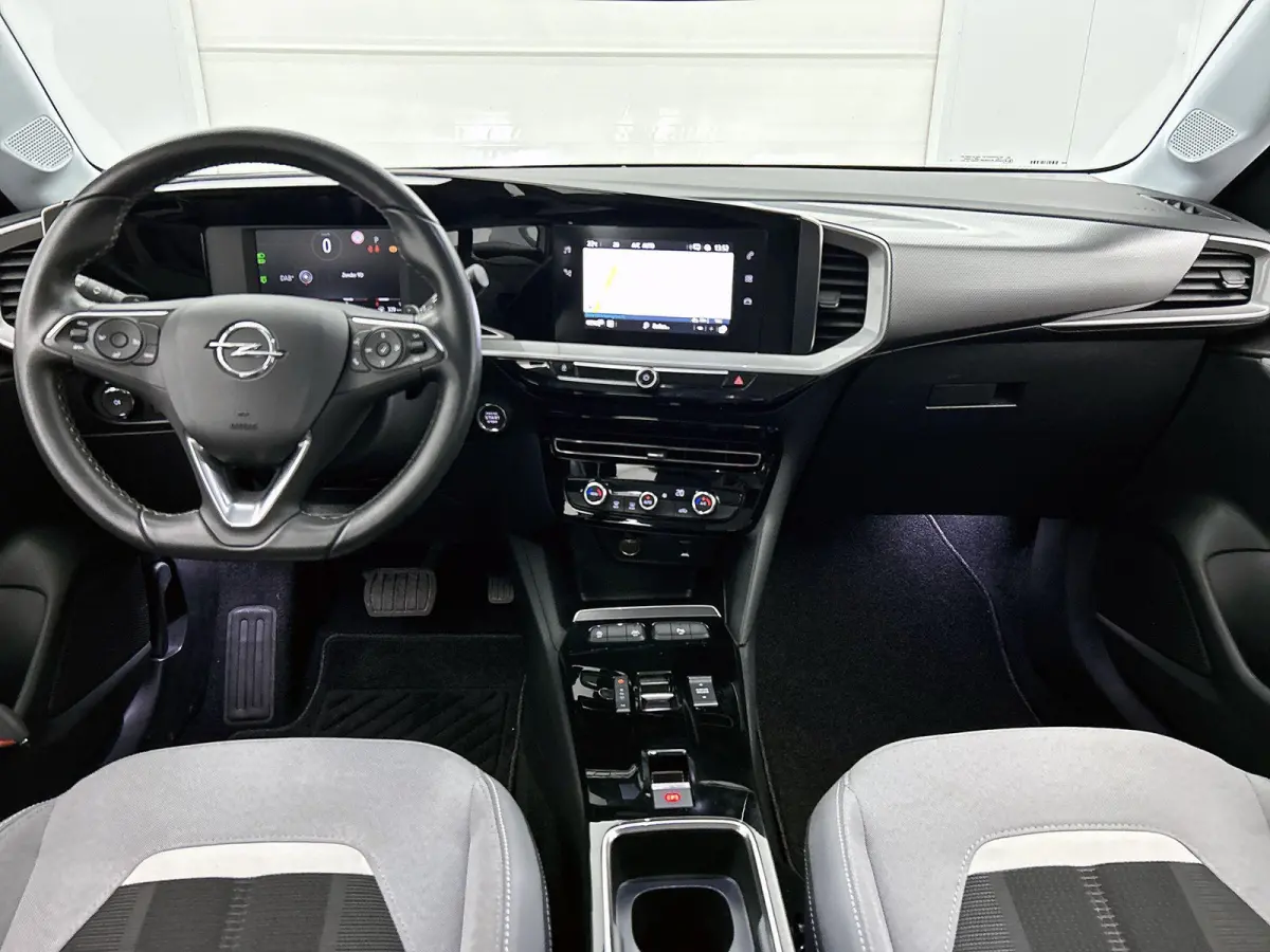 1.2 130pk Elegance Automaat | Navigatie | Climate Control | Cruise Control | Camera | 17"LMV | LED | Keyless Entry/Start |