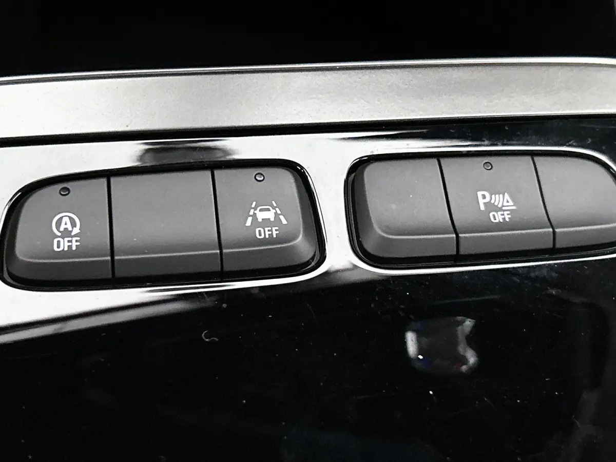 1.2 130pk Elegance Automaat | Navigatie | Climate Control | Cruise Control | Camera | 17"LMV | LED | Keyless Entry/Start |