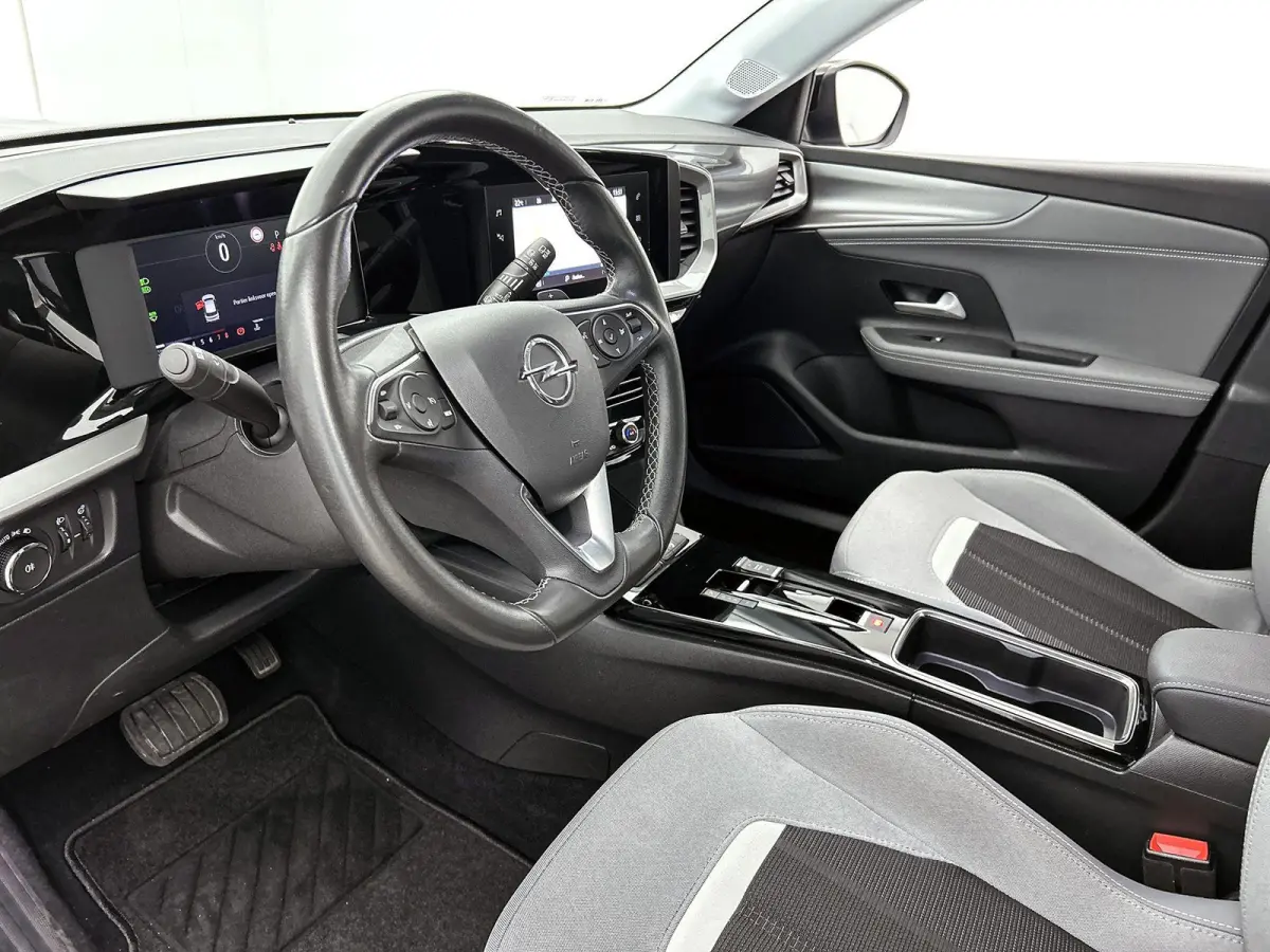 1.2 130pk Elegance Automaat | Navigatie | Climate Control | Cruise Control | Camera | 17"LMV | LED | Keyless Entry/Start |