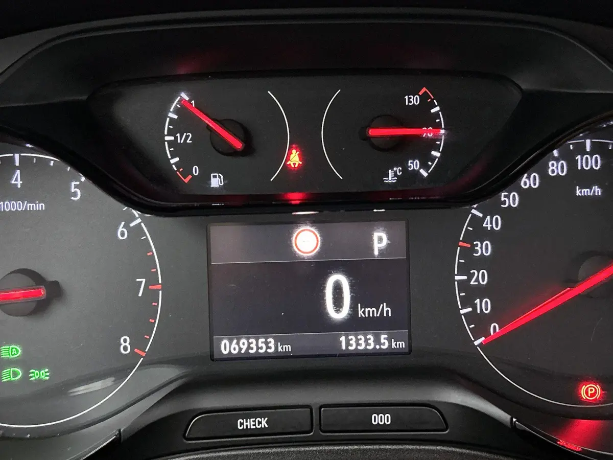 1.2 130pk Edition X Automaat | Navigatie | Climate Control | Cruise Control | Camera | 17"LMV | LED | Apple Carplay/Android Auto |