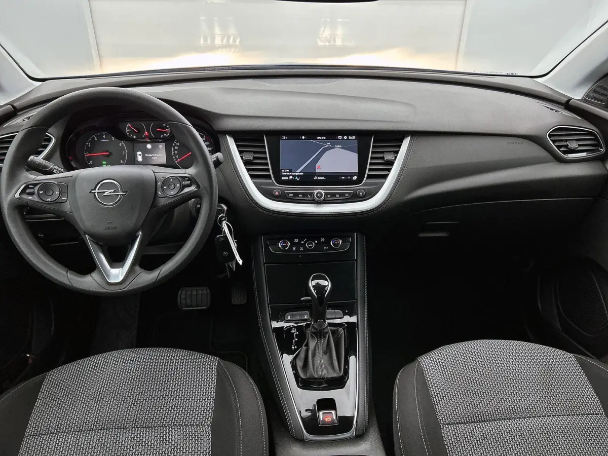 1.2 130pk Edition X Automaat | Navigatie | Climate Control | Cruise Control | Camera | 17"LMV | LED | Apple Carplay/Android Auto |