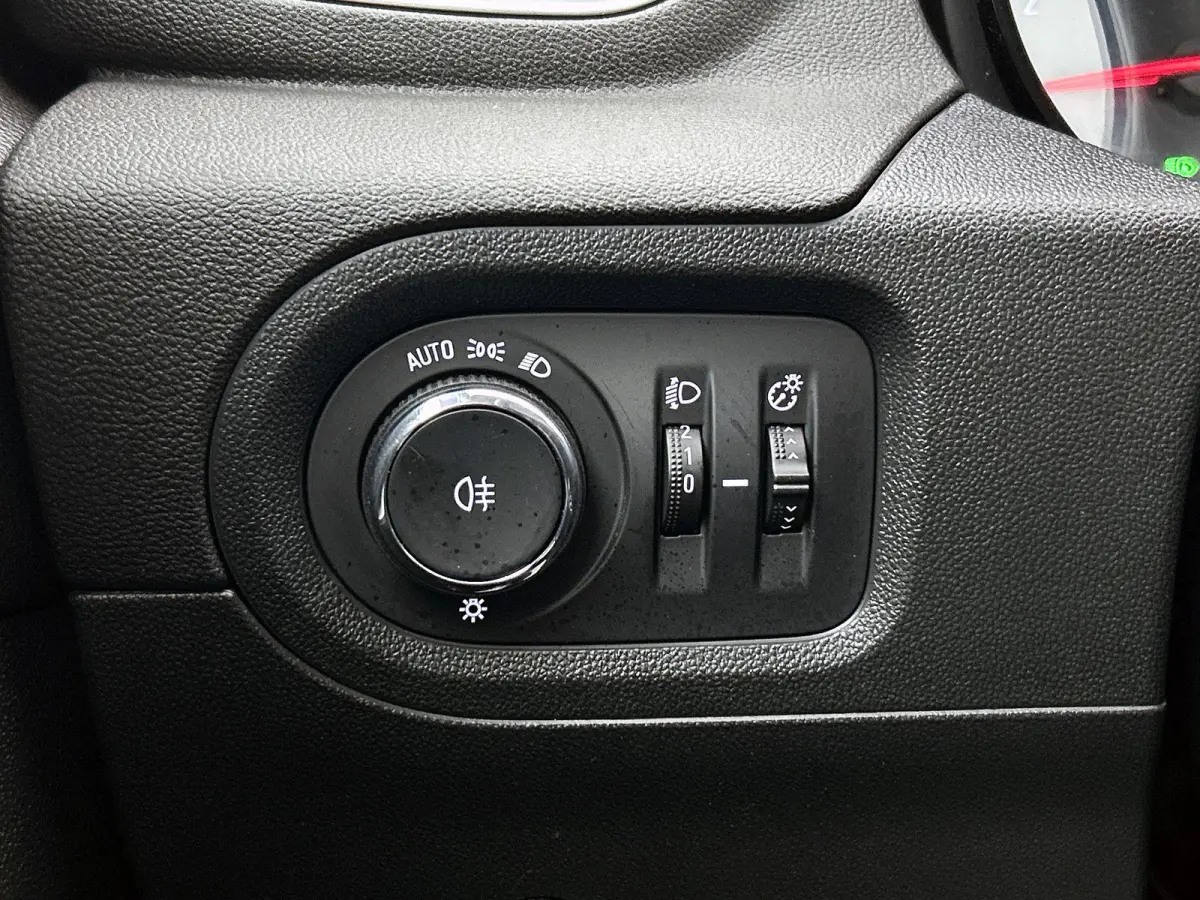 1.2 130pk Edition X Automaat | Navigatie | Climate Control | Cruise Control | Camera | 17"LMV | LED | Apple Carplay/Android Auto |