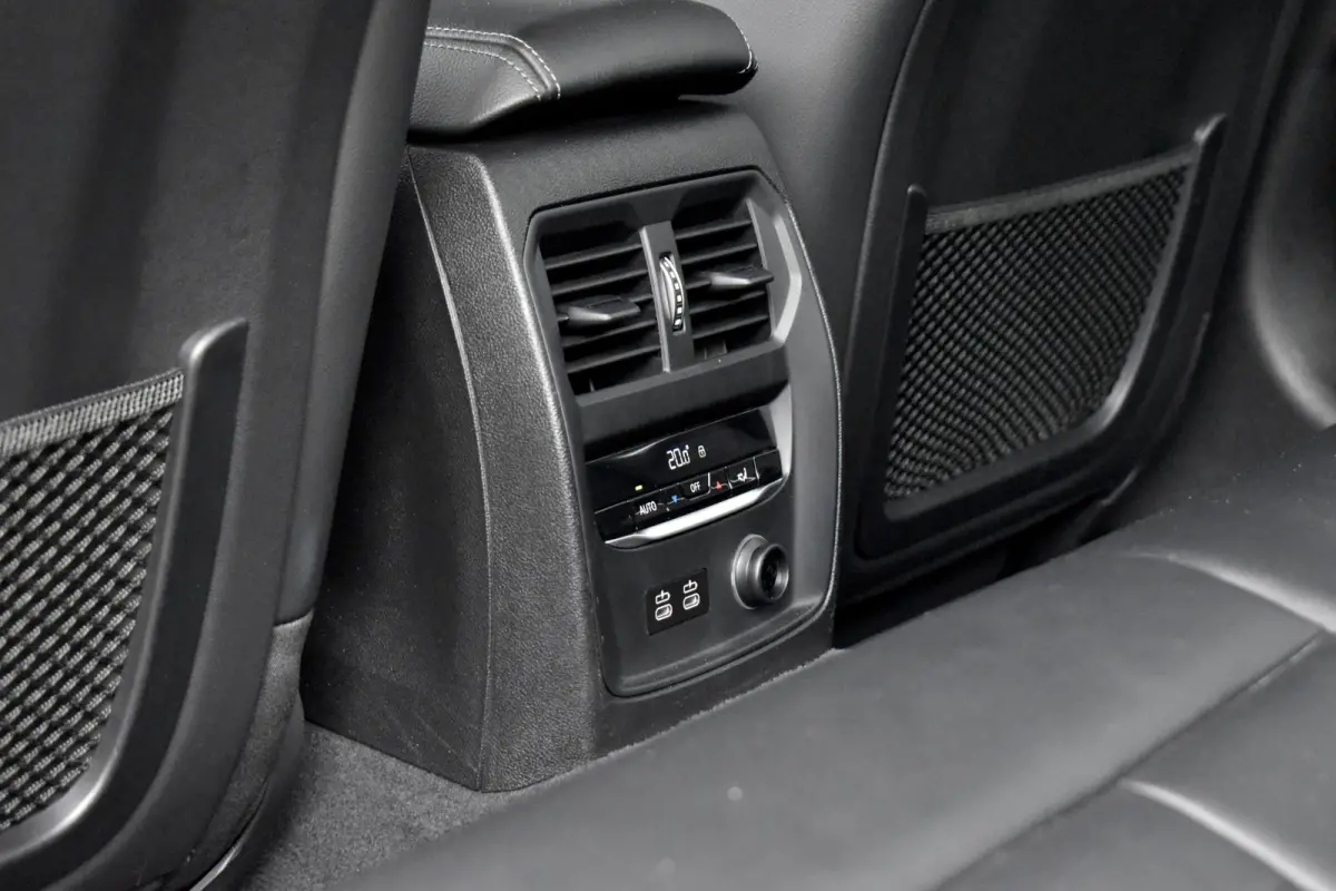 330e M Sport Individual | 19'' Wielen | Lederen Bekleding | CarPlay | Audio Media Pack | 1e Eigenaar |