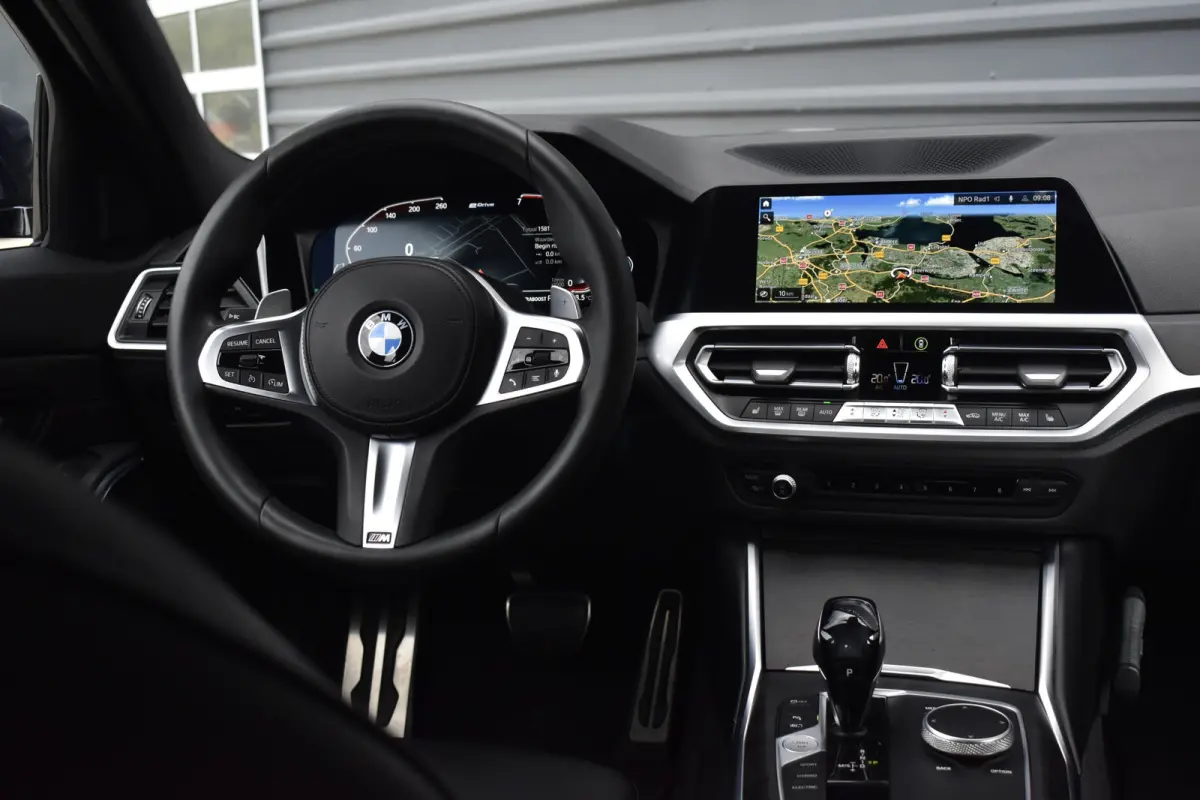 330e M Sport Individual | 19'' Wielen | Lederen Bekleding | CarPlay | Audio Media Pack | 1e Eigenaar |