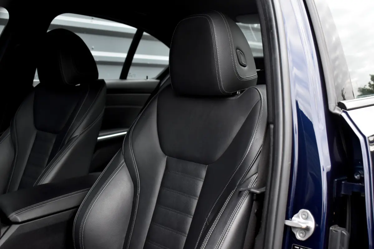330e M Sport Individual | 19'' Wielen | Lederen Bekleding | CarPlay | Audio Media Pack | 1e Eigenaar |