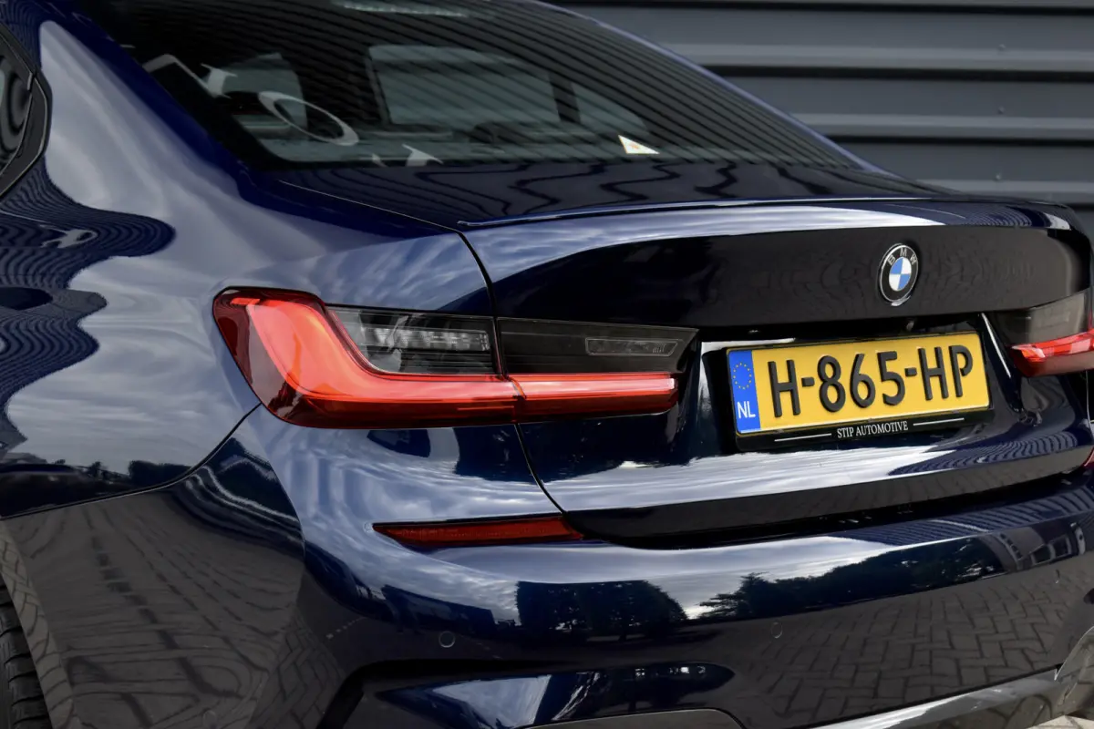 330e M Sport Individual | 19'' Wielen | Lederen Bekleding | CarPlay | Audio Media Pack | 1e Eigenaar |