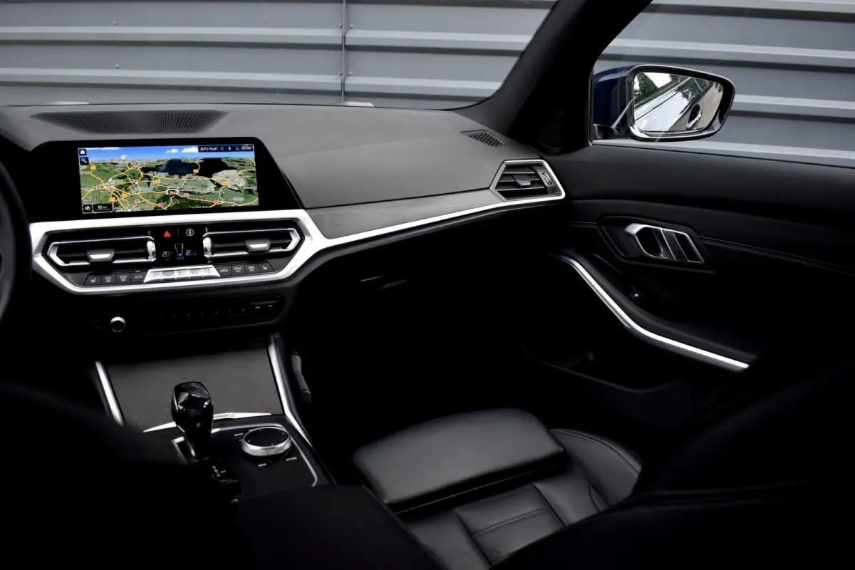 330e M Sport Individual | 19'' Wielen | Lederen Bekleding | CarPlay | Audio Media Pack | 1e Eigenaar |