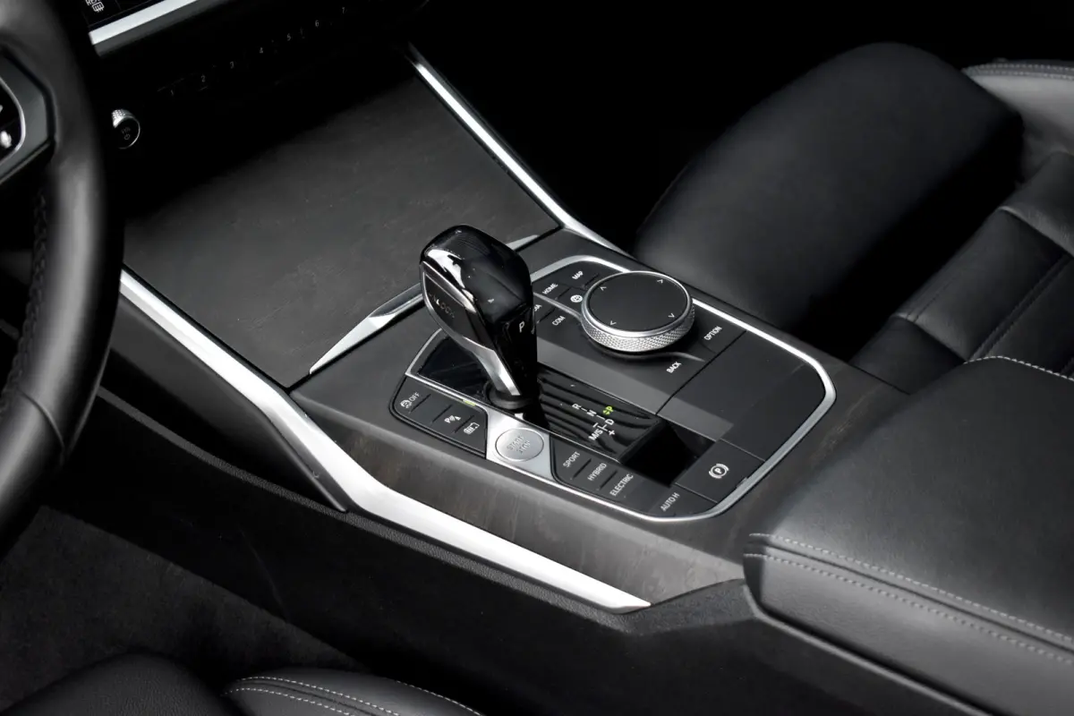 330e M Sport Individual | 19'' Wielen | Lederen Bekleding | CarPlay | Audio Media Pack | 1e Eigenaar |