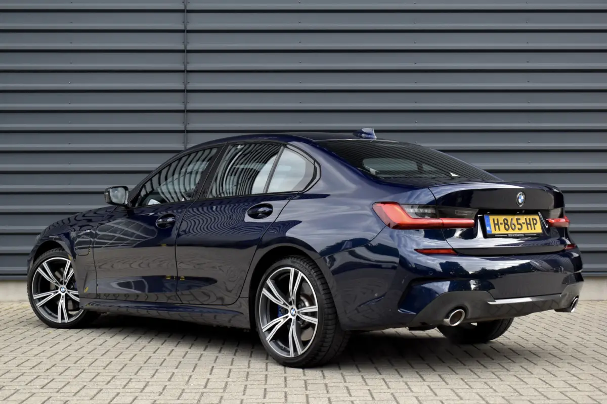 330e M Sport Individual | 19'' Wielen | Lederen Bekleding | CarPlay | Audio Media Pack | 1e Eigenaar |