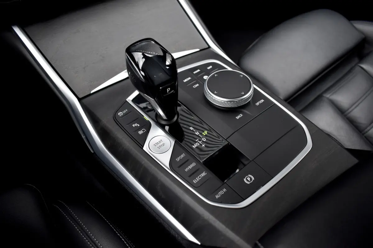 330e M Sport Individual | 19'' Wielen | Lederen Bekleding | CarPlay | Audio Media Pack | 1e Eigenaar |