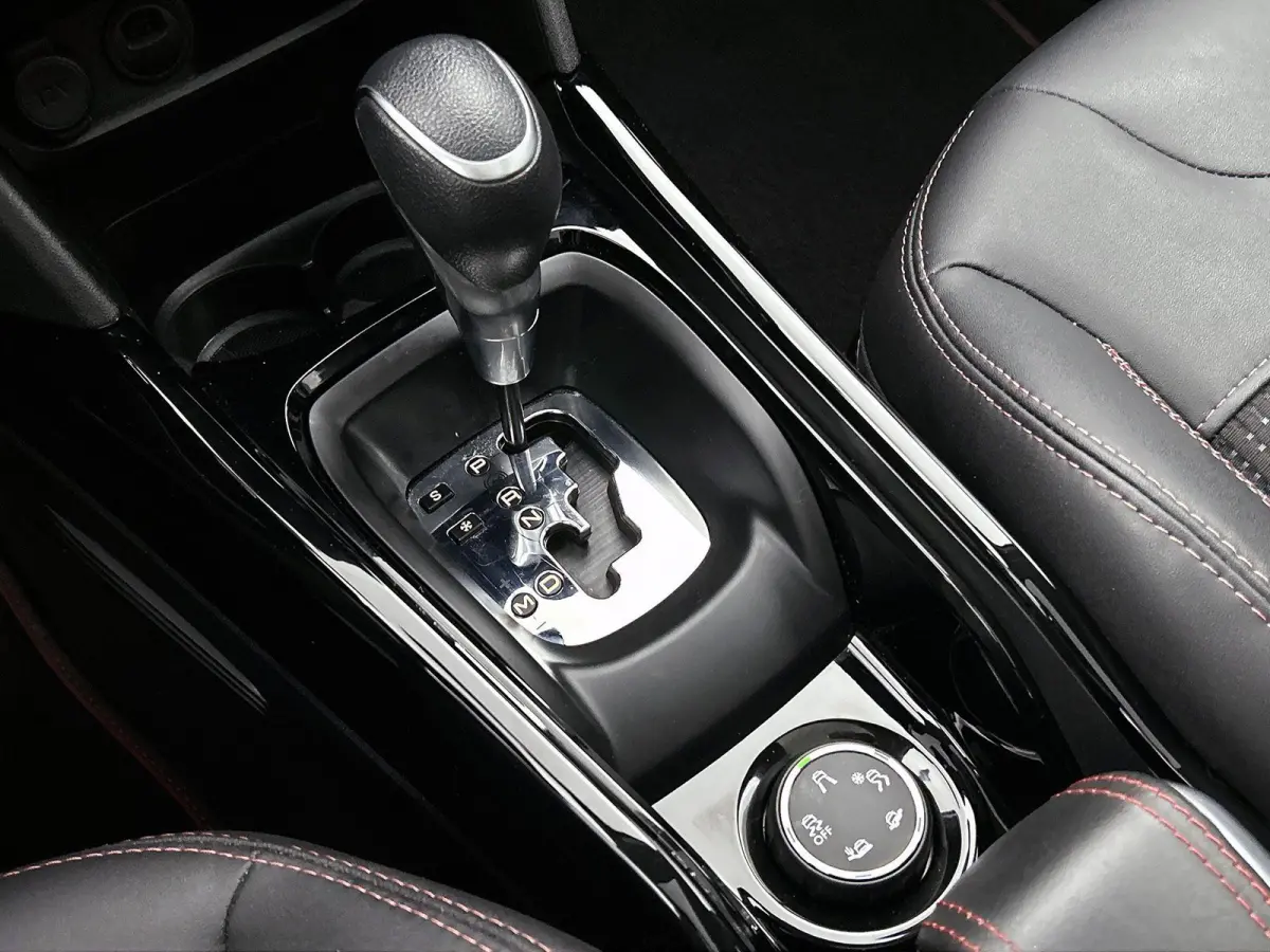 GT-Line 1.2 110pk Automaat | Glazendak | Navigatie | Climate Control | Cruise Control | 17"LMV | Camera |