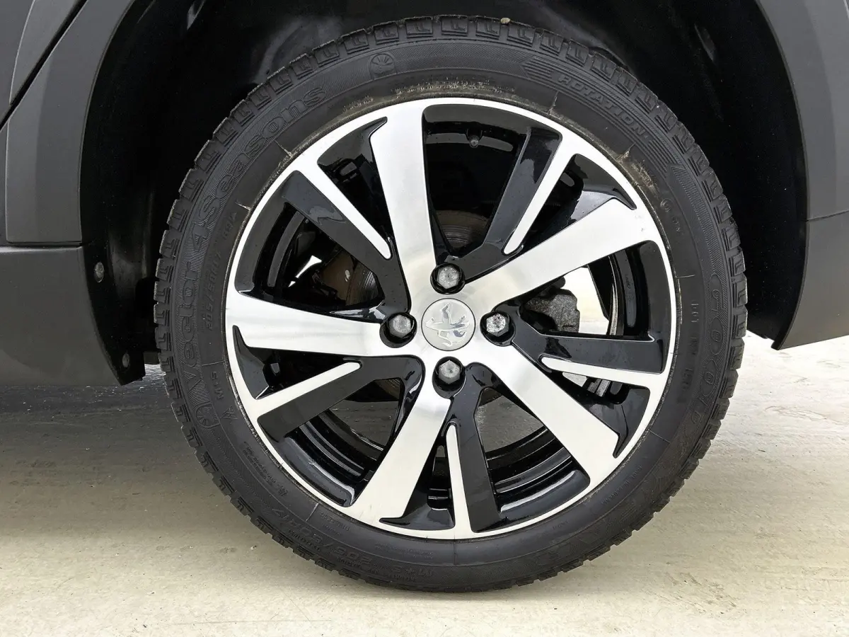 GT-Line 1.2 110pk Automaat | Glazendak | Navigatie | Climate Control | Cruise Control | 17"LMV | Camera |
