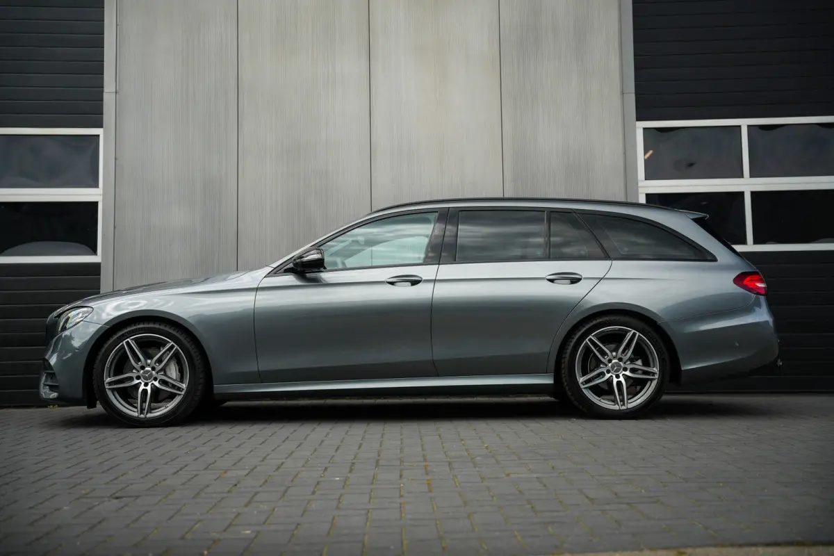 200 184 pk Prestige Plus AMG-line / Keyless/ Widescreen/ Bi-LED/ Camera/ Sfeer.Verl/ Elek.Achterklep/ Trekhaak/ 19''LMV