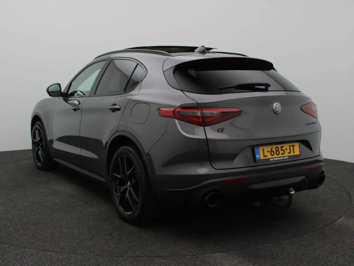 2.0 T AWD B-Tech 280 Pk | Panoramisch schuifdak | Elek. stoelen | Stoel en stuurverwarming | Adaptive Cruise Control | Dodehoekdetectie | Elek. achterklep