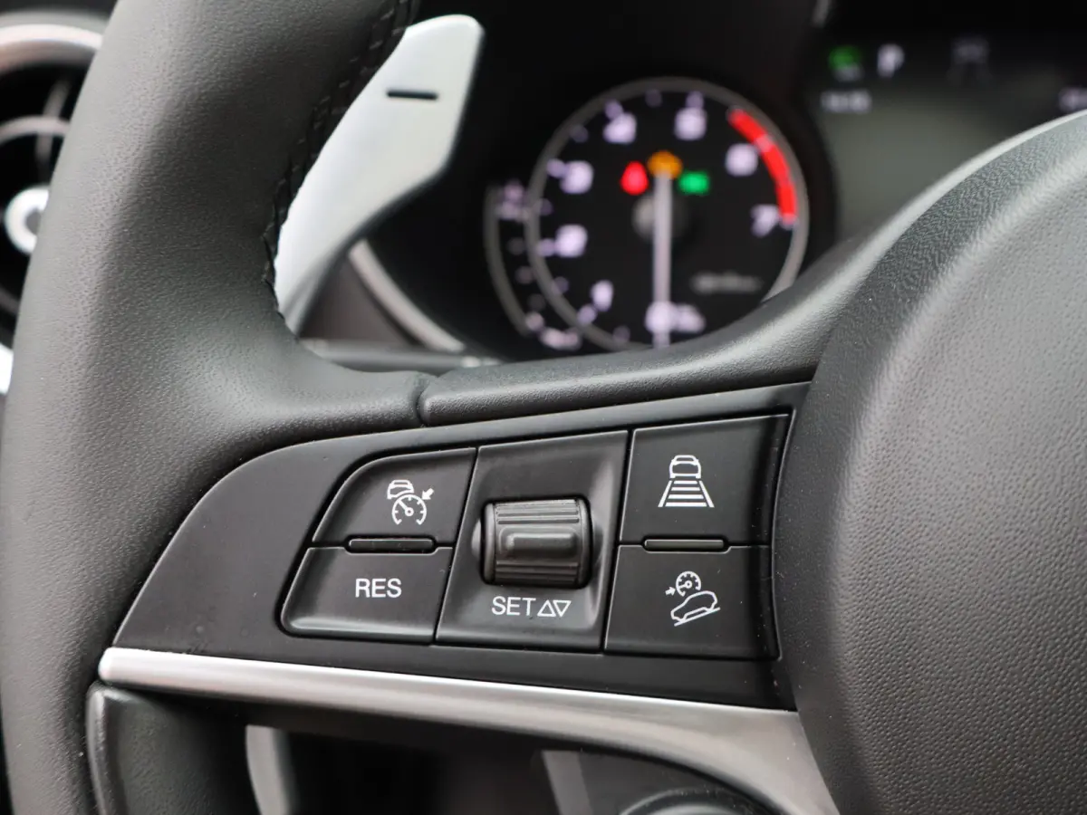2.0 T AWD B-Tech 280 Pk | Panoramisch schuifdak | Elek. stoelen | Stoel en stuurverwarming | Adaptive Cruise Control | Dodehoekdetectie | Elek. achterklep