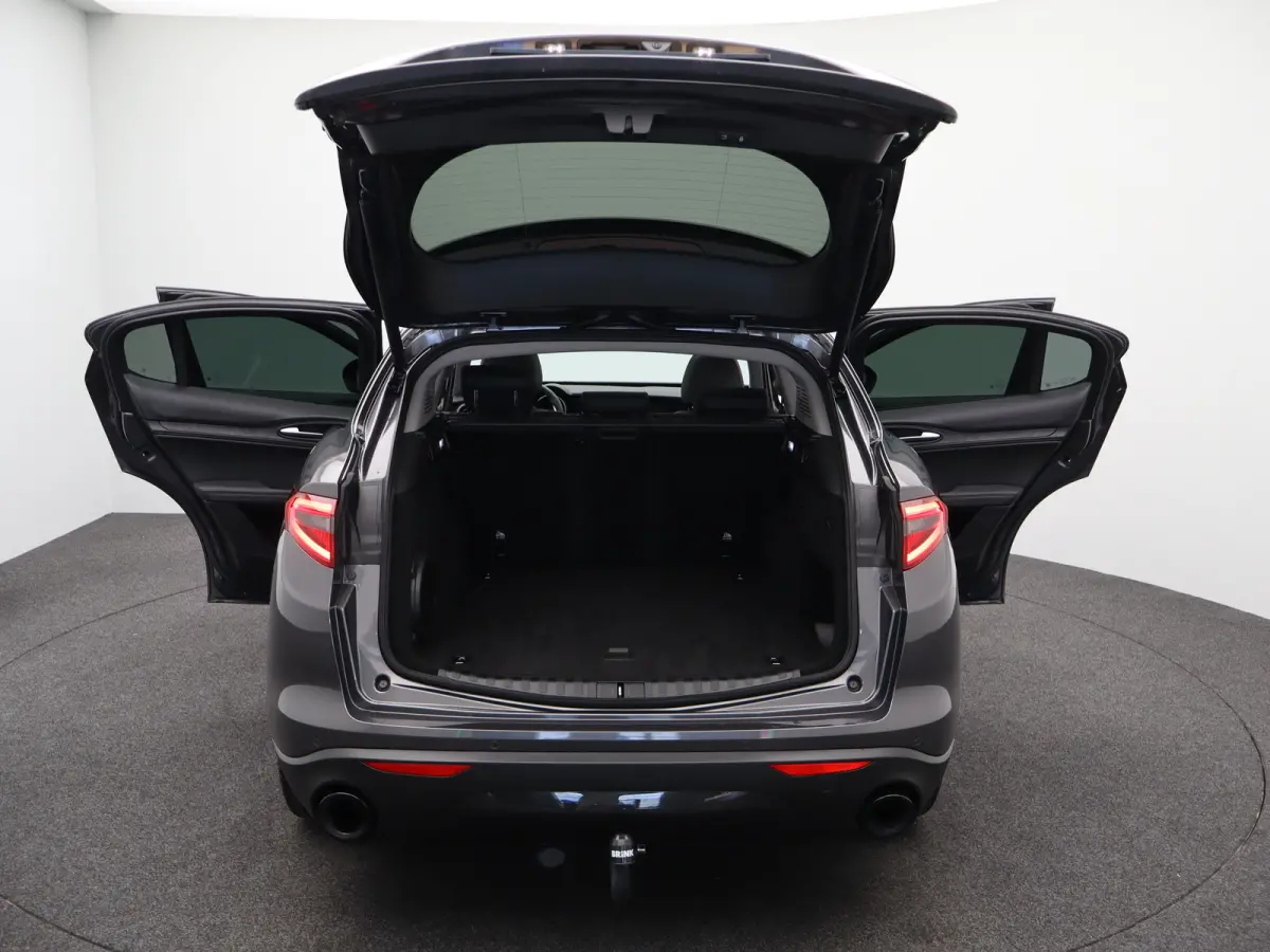 2.0 T AWD B-Tech 280 Pk | Panoramisch schuifdak | Elek. stoelen | Stoel en stuurverwarming | Adaptive Cruise Control | Dodehoekdetectie | Elek. achterklep