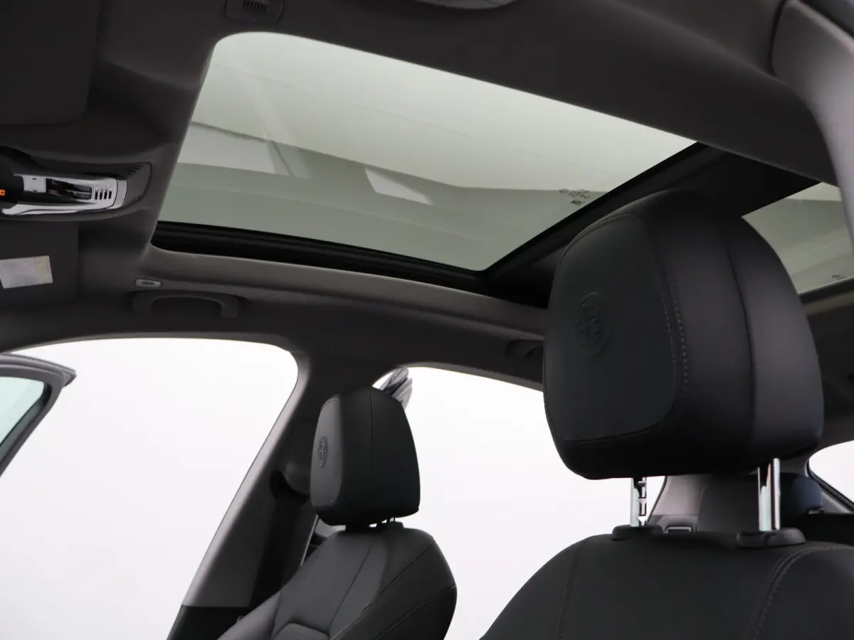 2.0 T AWD B-Tech 280 Pk | Panoramisch schuifdak | Elek. stoelen | Stoel en stuurverwarming | Adaptive Cruise Control | Dodehoekdetectie | Elek. achterklep