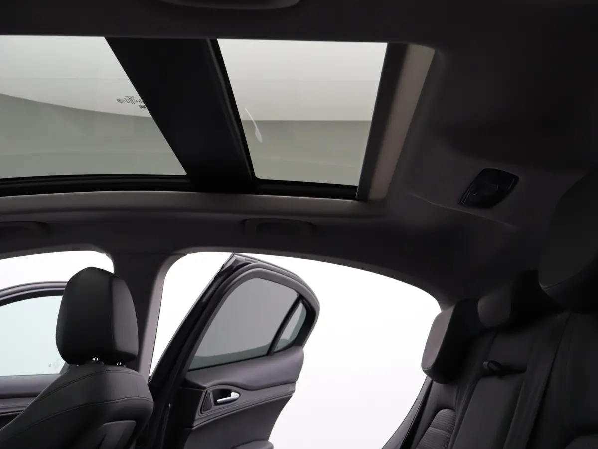 2.0 T AWD B-Tech 280 Pk | Panoramisch schuifdak | Elek. stoelen | Stoel en stuurverwarming | Adaptive Cruise Control | Dodehoekdetectie | Elek. achterklep