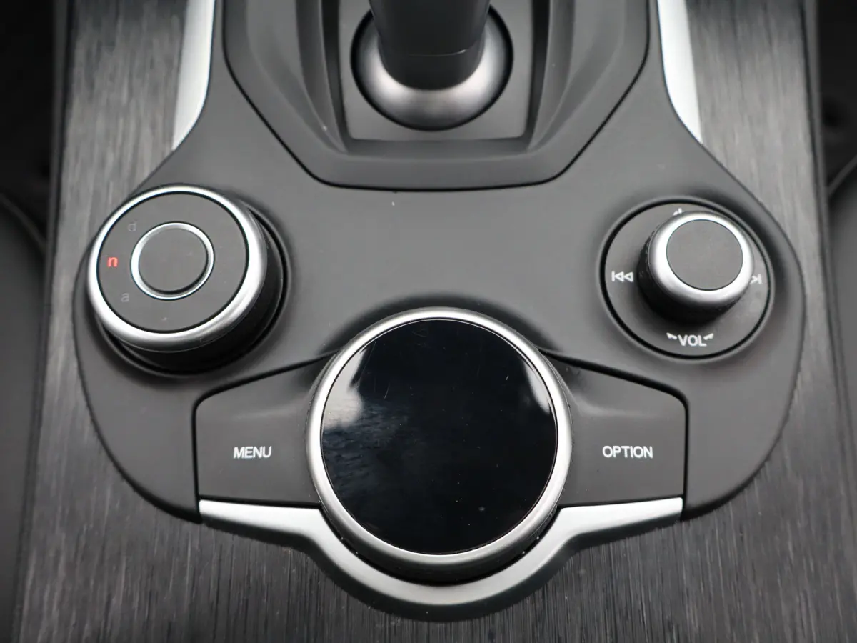 2.0 T AWD B-Tech 280 Pk | Panoramisch schuifdak | Elek. stoelen | Stoel en stuurverwarming | Adaptive Cruise Control | Dodehoekdetectie | Elek. achterklep