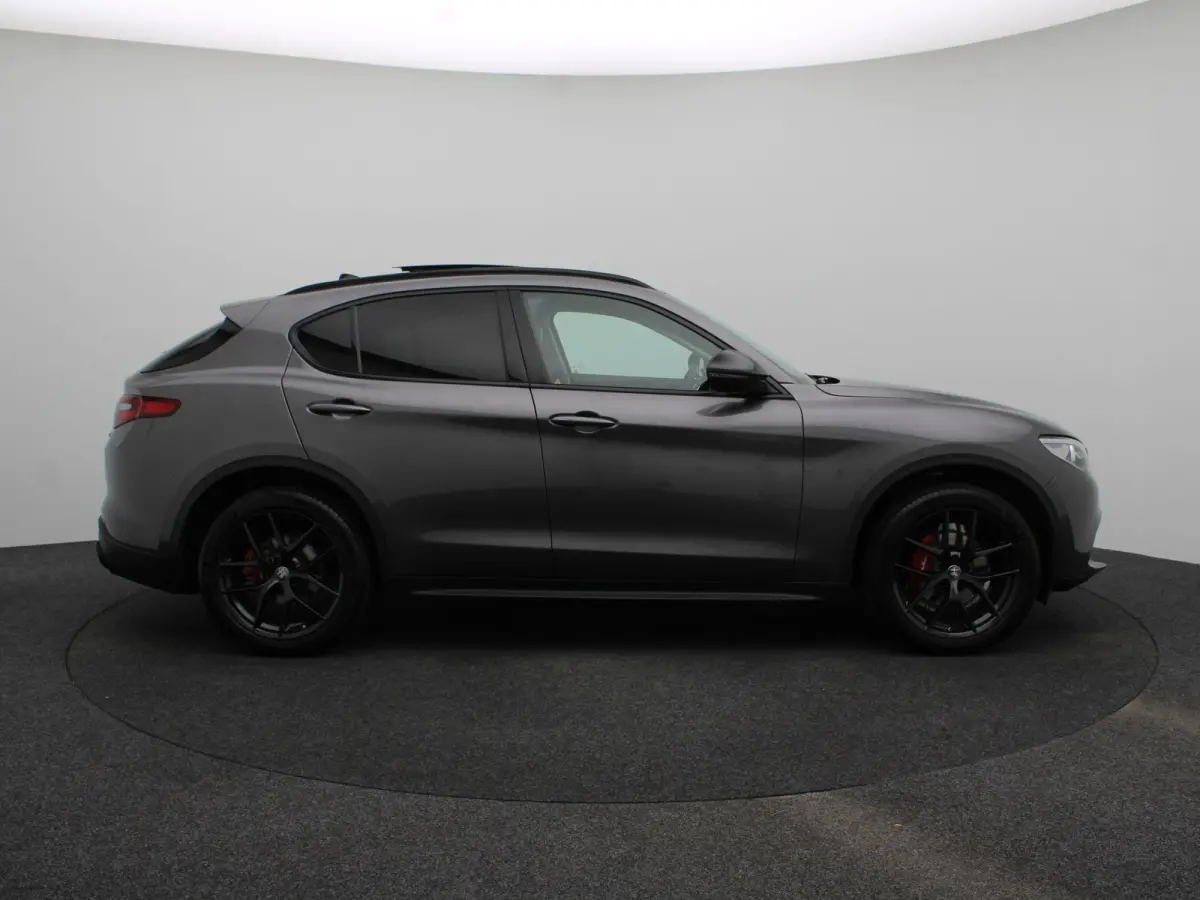 2.0 T AWD B-Tech 280 Pk | Panoramisch schuifdak | Elek. stoelen | Stoel en stuurverwarming | Adaptive Cruise Control | Dodehoekdetectie | Elek. achterklep