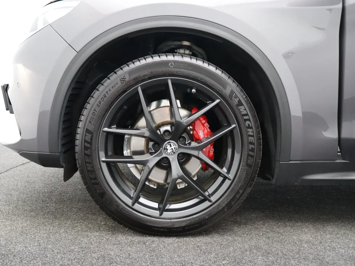 2.0 T AWD B-Tech 280 Pk | Panoramisch schuifdak | Elek. stoelen | Stoel en stuurverwarming | Adaptive Cruise Control | Dodehoekdetectie | Elek. achterklep