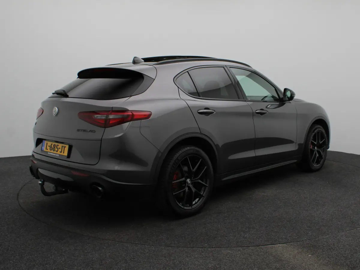 2.0 T AWD B-Tech 280 Pk | Panoramisch schuifdak | Elek. stoelen | Stoel en stuurverwarming | Adaptive Cruise Control | Dodehoekdetectie | Elek. achterklep