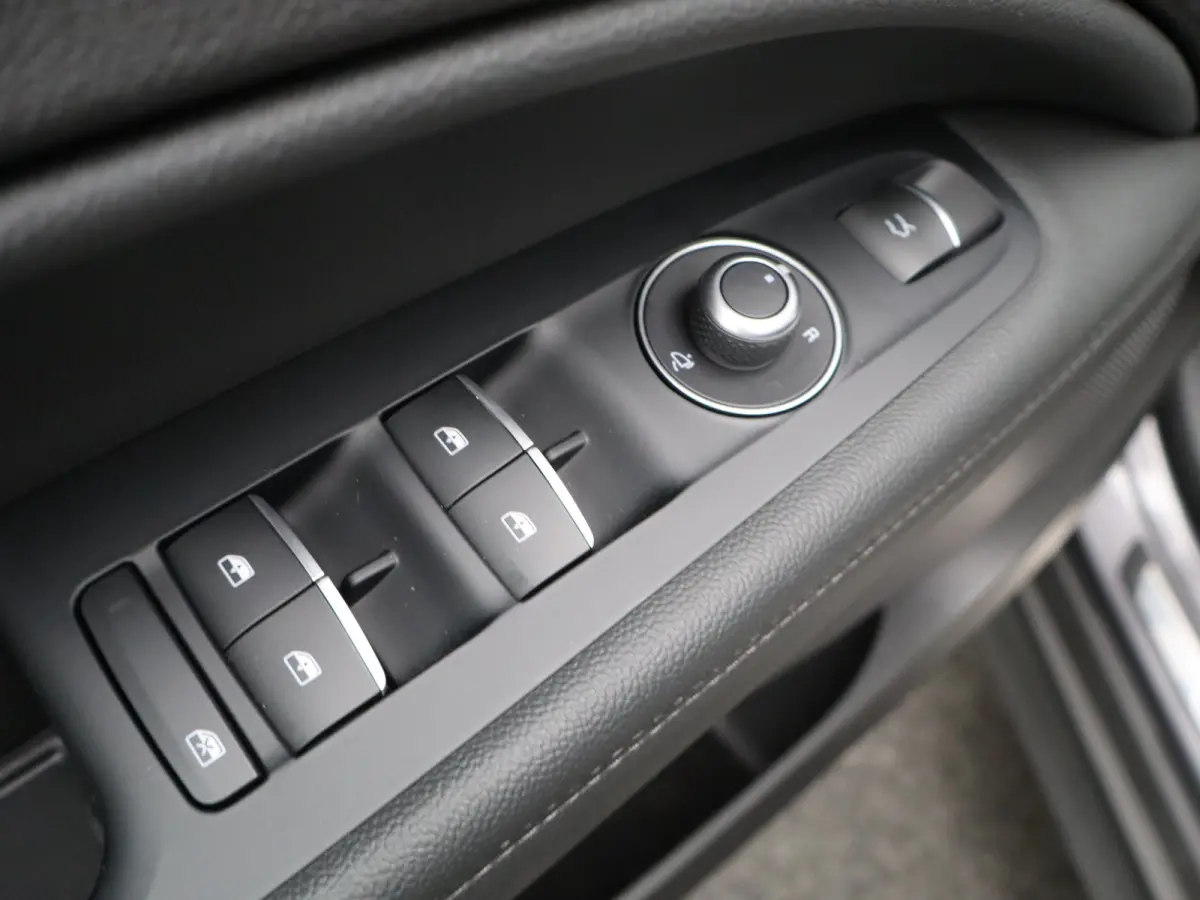 2.0 T AWD B-Tech 280 Pk | Panoramisch schuifdak | Elek. stoelen | Stoel en stuurverwarming | Adaptive Cruise Control | Dodehoekdetectie | Elek. achterklep