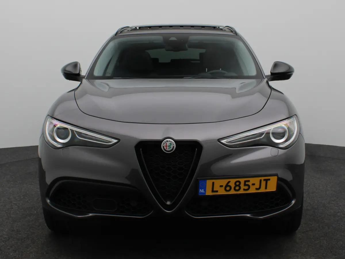 2.0 T AWD B-Tech 280 Pk | Panoramisch schuifdak | Elek. stoelen | Stoel en stuurverwarming | Adaptive Cruise Control | Dodehoekdetectie | Elek. achterklep