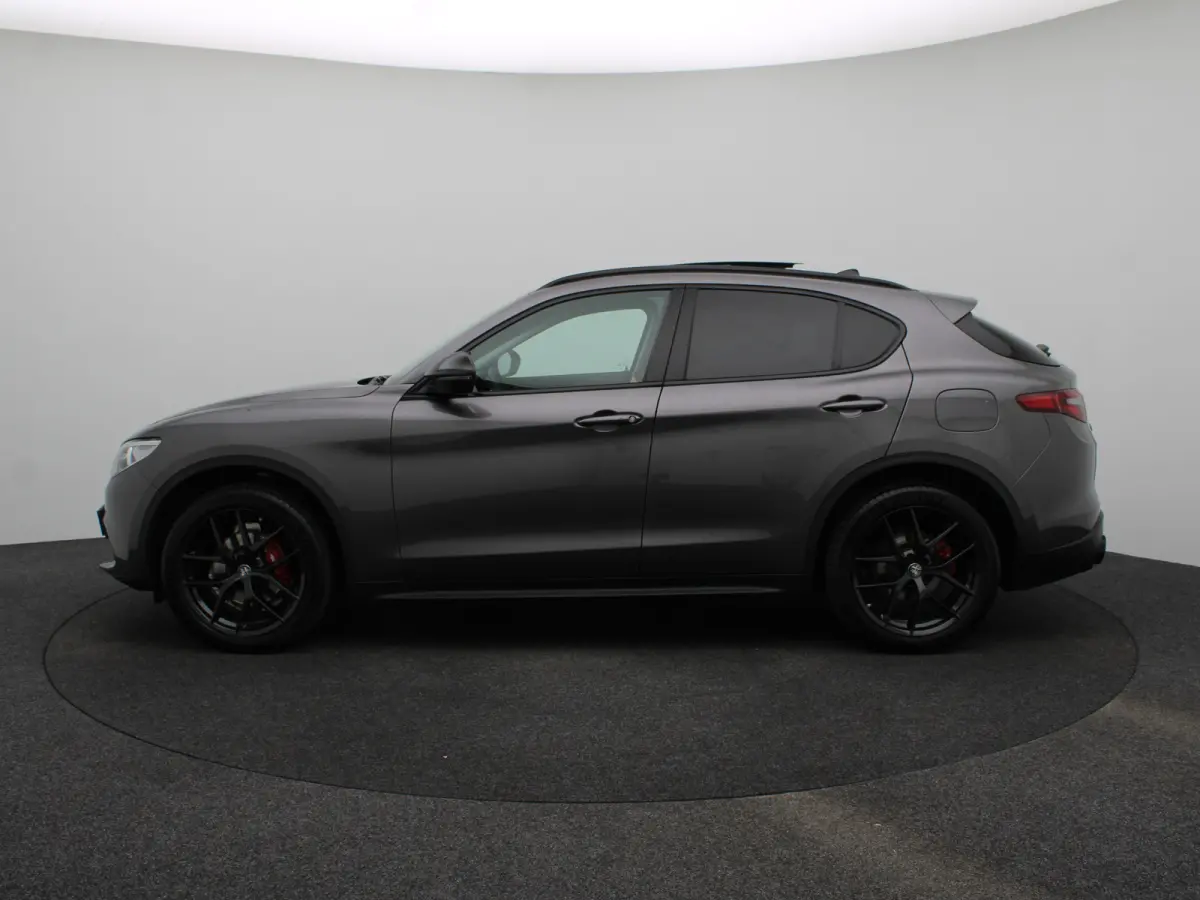 2.0 T AWD B-Tech 280 Pk | Panoramisch schuifdak | Elek. stoelen | Stoel en stuurverwarming | Adaptive Cruise Control | Dodehoekdetectie | Elek. achterklep