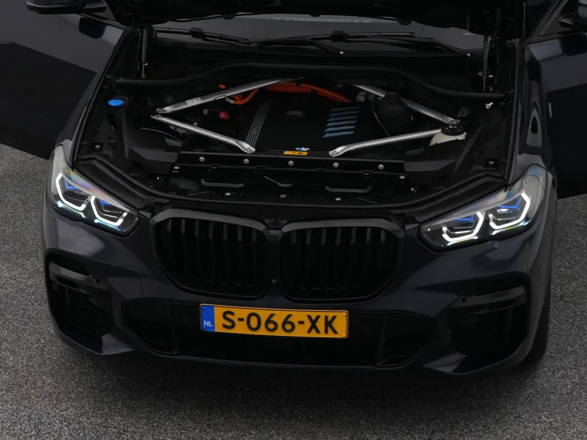 xDrive45e High Executive M-Sport | PANO | 360° | HUD | H&K | LUCHTVERING | STOELMASSAGE. | STOELVENT. | STOEL- EN STUURVERW. | TREKHAAK