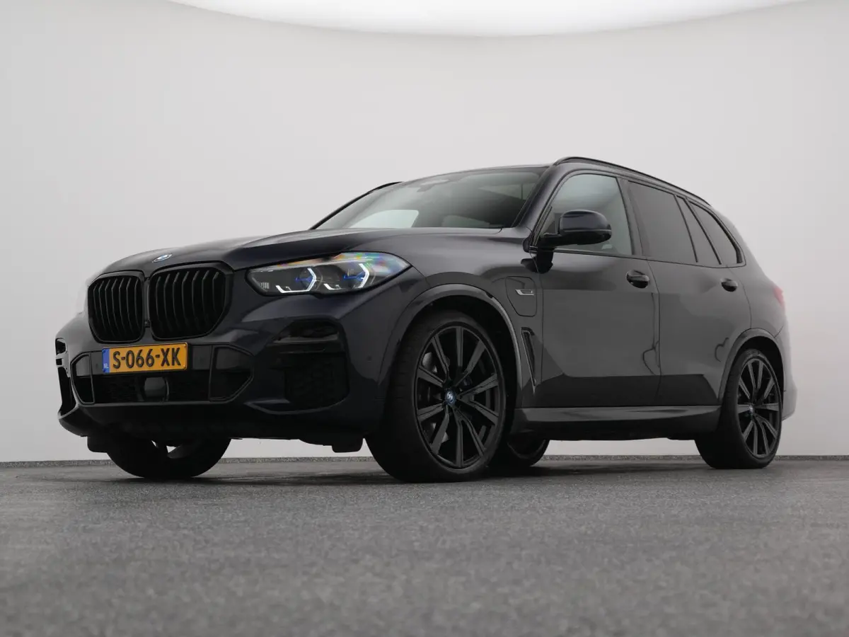 xDrive45e High Executive M-Sport | PANO | 360° | HUD | H&K | LUCHTVERING | STOELMASSAGE. | STOELVENT. | STOEL- EN STUURVERW. | TREKHAAK