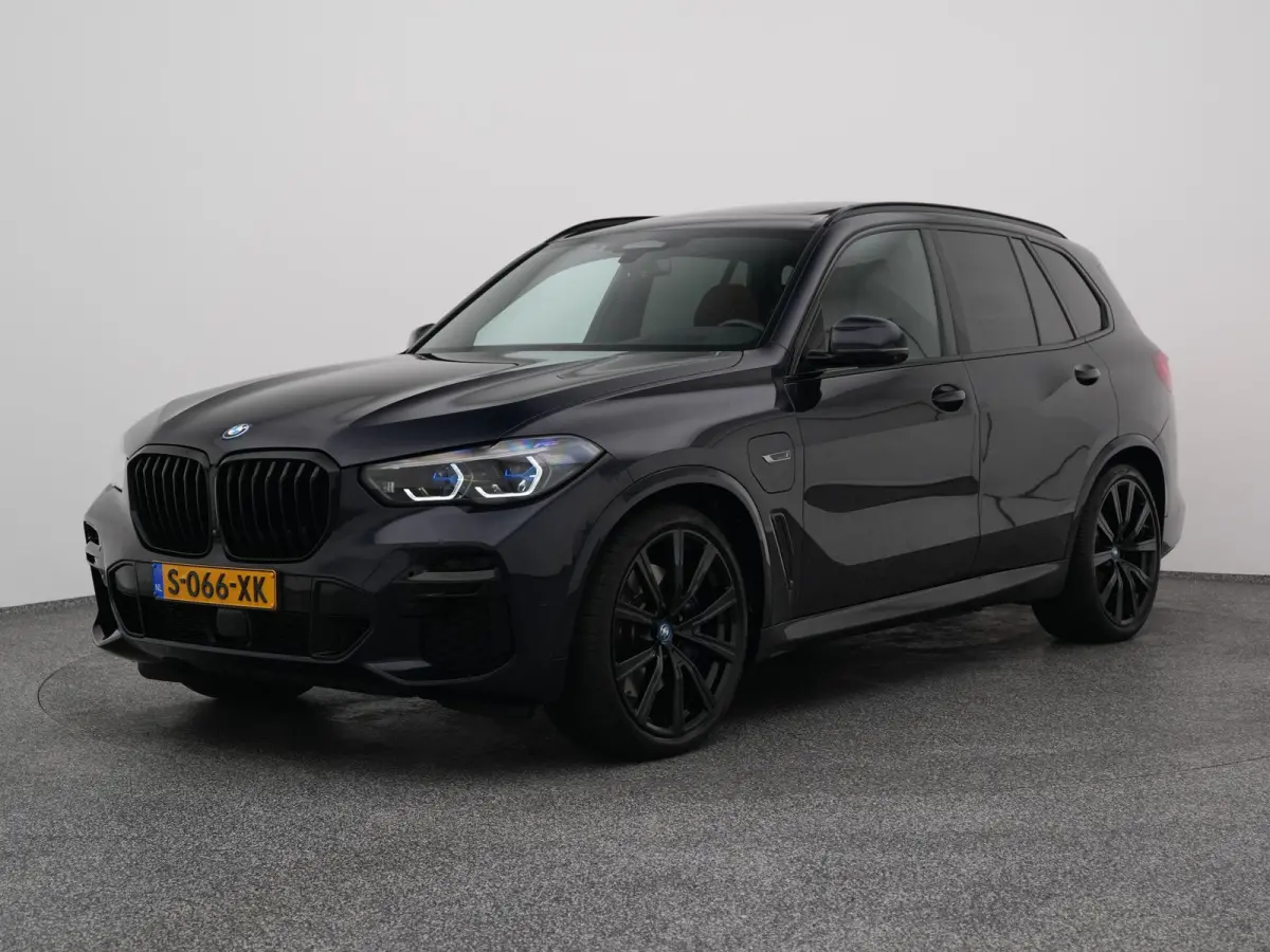 xDrive45e High Executive M-Sport | PANO | 360° | HUD | H&K | LUCHTVERING | STOELMASSAGE. | STOELVENT. | STOEL- EN STUURVERW. | TREKHAAK