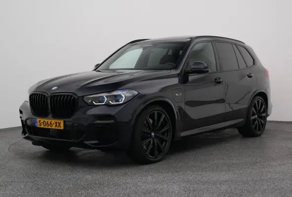 xDrive45e High Executive M-Sport | PANO | 360° | HUD | H&K | LUCHTVERING | STOELMASSAGE. | STOELVENT. | STOEL- EN STUURVERW. | TREKHAAK