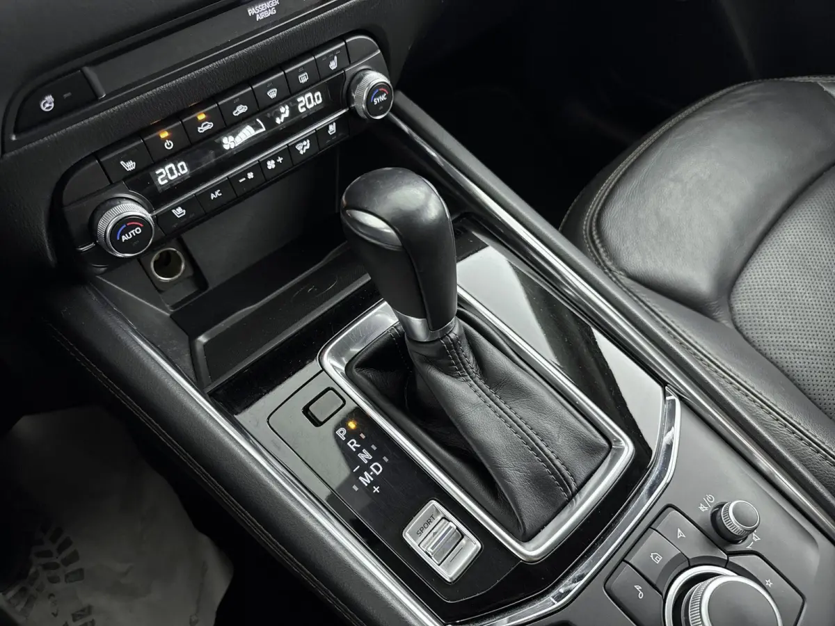 2.0 SkyActiv-G 165Pk Luxury | Memory Seats | Lederen Bekleding | Trekhaak |  360- Camera  | Stoel & Stuurverwarming | Stoelventilatie | Parkeersensoren | Elektrische Achterklep | Bose Premiu