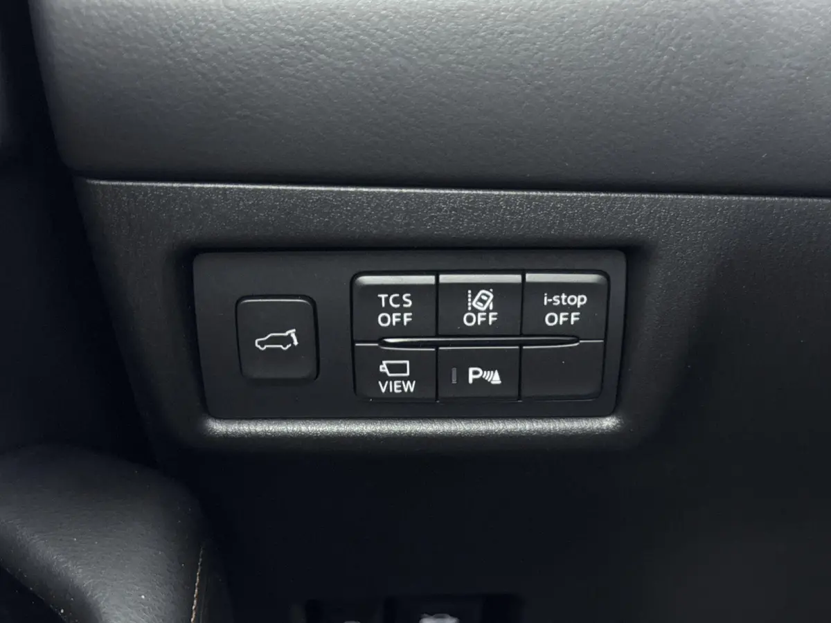 2.0 SkyActiv-G 165Pk Luxury | Memory Seats | Lederen Bekleding | Trekhaak |  360- Camera  | Stoel & Stuurverwarming | Stoelventilatie | Parkeersensoren | Elektrische Achterklep | Bose Premiu