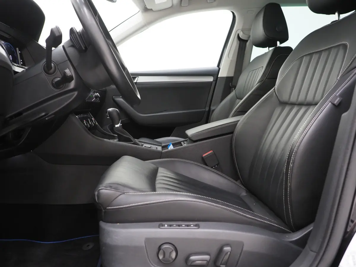 1.4 TSI iV 218PK | Leder | Trekhaak | Memory | Virtual | Camera | Adaptive Cruise | Carplay