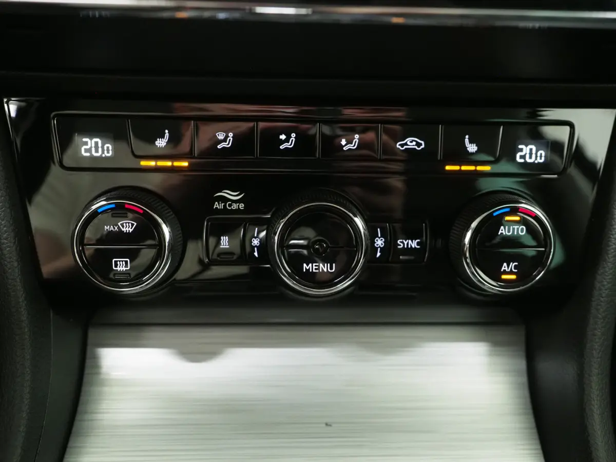1.4 TSI iV 218PK | Leder | Trekhaak | Memory | Virtual | Camera | Adaptive Cruise | Carplay