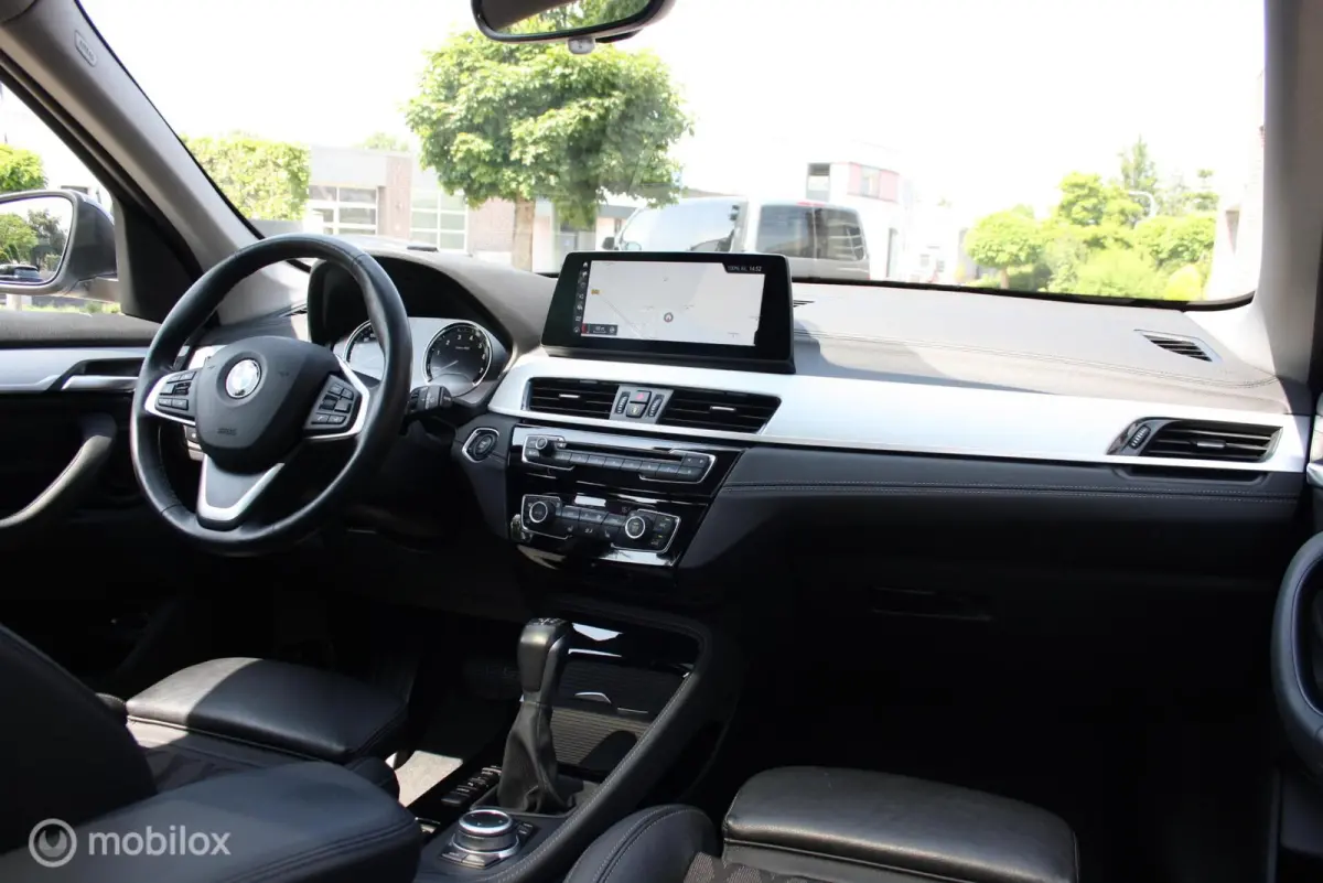 xDrive25e High Exe, trekhaak, head up, pano