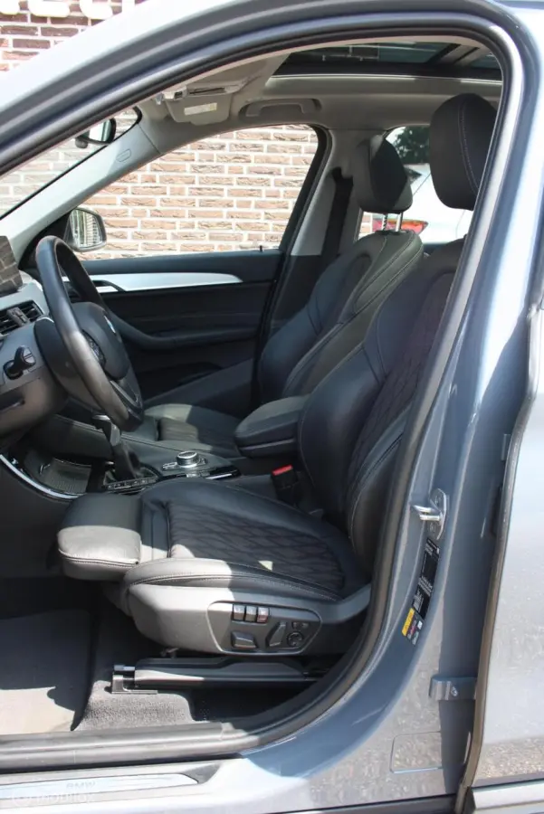 xDrive25e High Exe, trekhaak, head up, pano