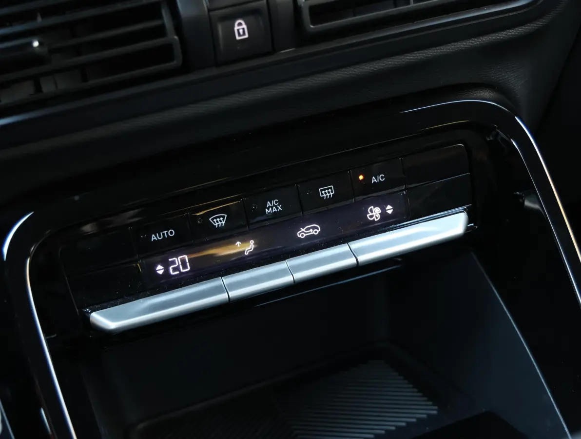 1.2 100pk Plus | Navigatie | Camera | Climate control | Apple en Android | Lichtmetalen velgen