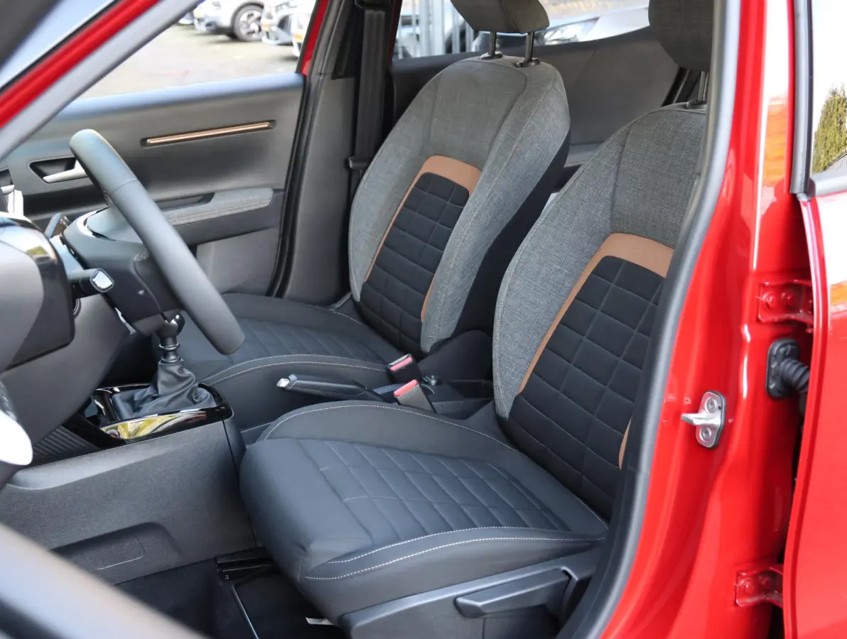 1.2 100pk Plus | Navigatie | Camera | Climate control | Apple en Android | Lichtmetalen velgen