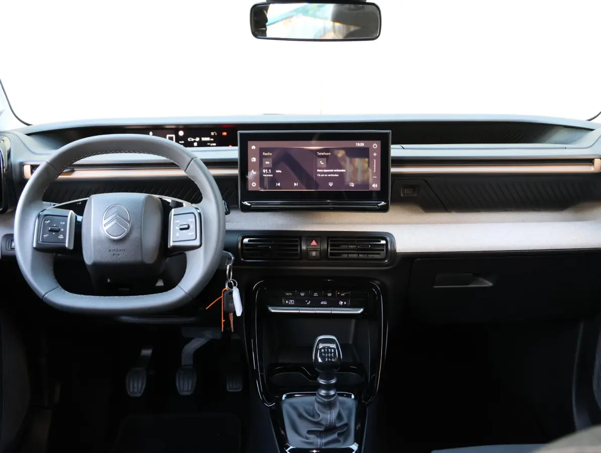 1.2 100pk Plus | Navigatie | Camera | Climate control | Apple en Android | Lichtmetalen velgen