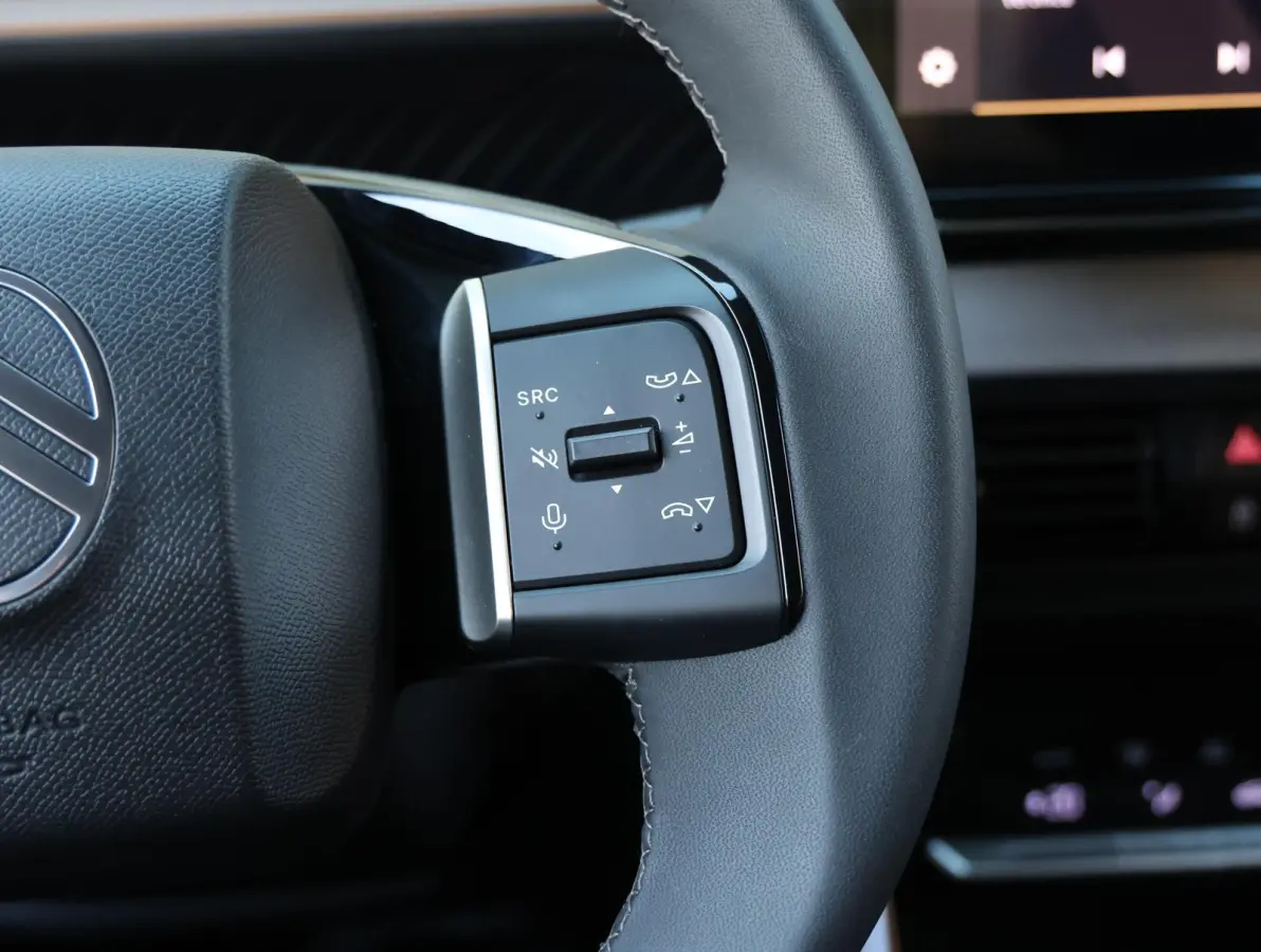 1.2 100pk Plus | Navigatie | Camera | Climate control | Apple en Android | Lichtmetalen velgen