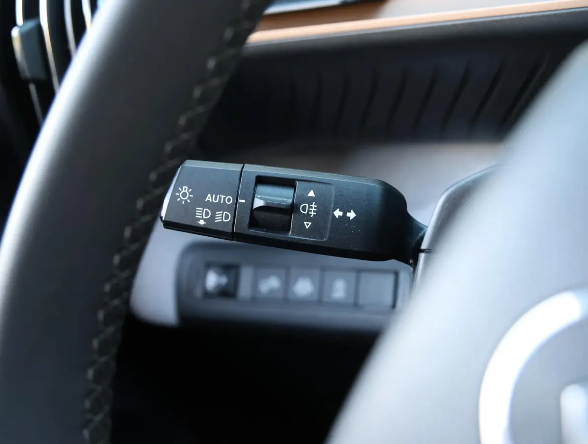 1.2 100pk Plus | Navigatie | Camera | Climate control | Apple en Android | Lichtmetalen velgen