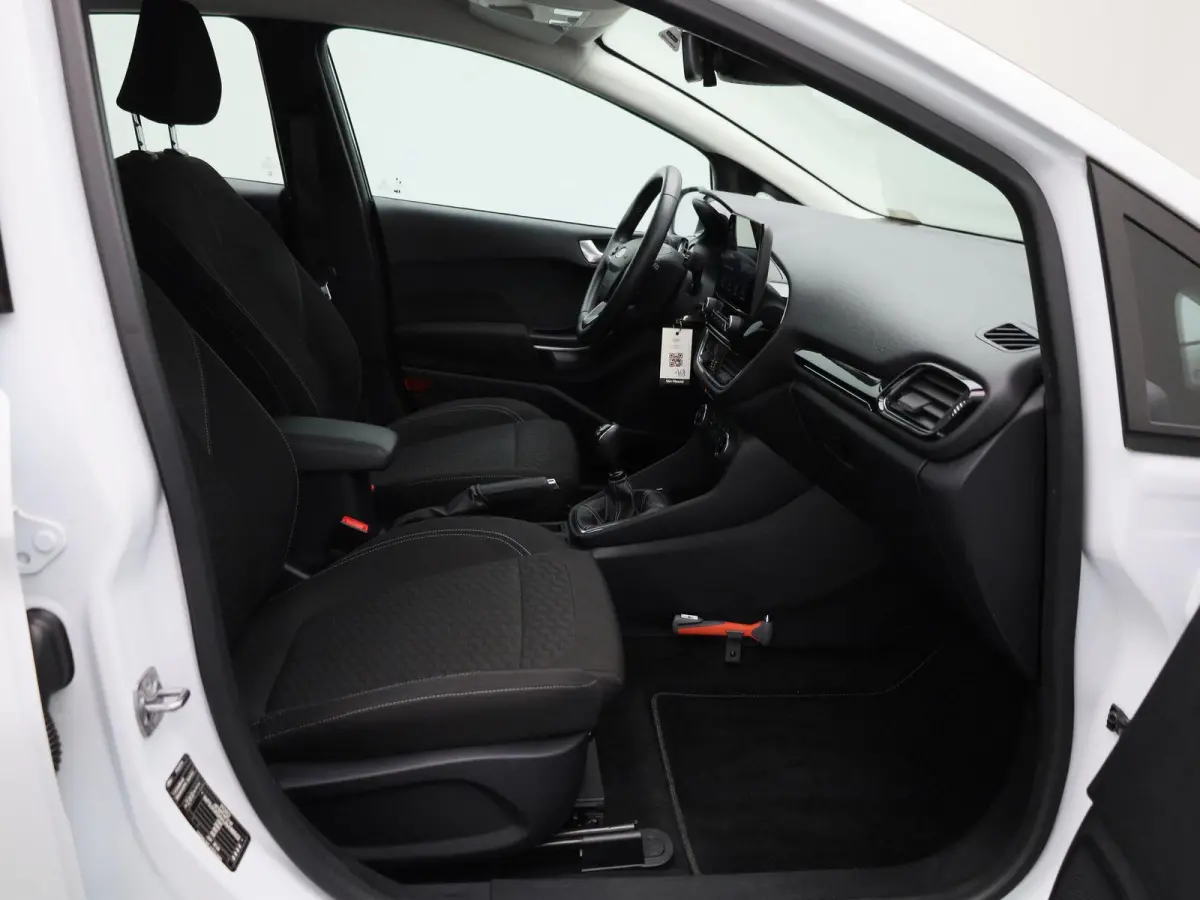 1.0 EcoBoost Hybrid Titanium | Cruise Control | Airco | Parkeersensoren | Apple Carplay/Android Auto |