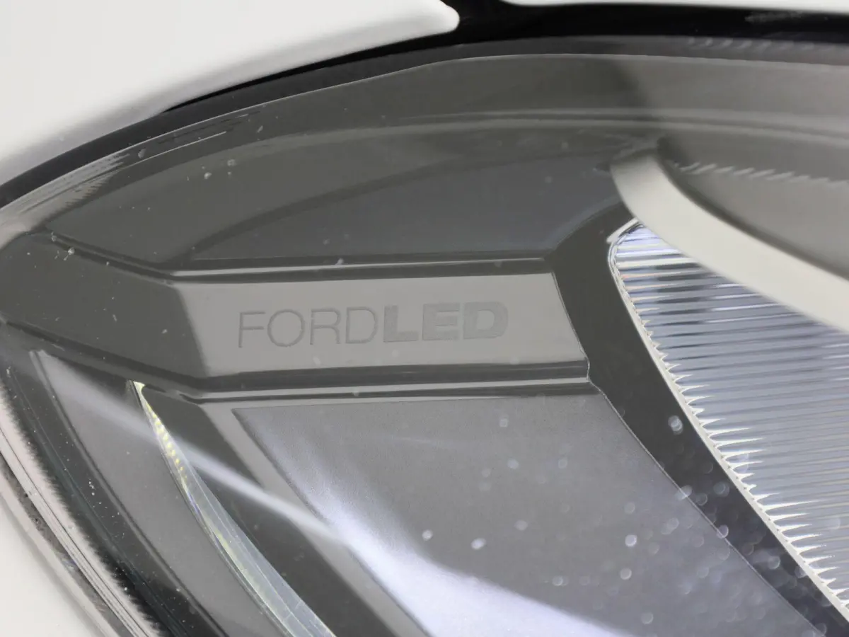 1.0 EcoBoost Hybrid Titanium | Cruise Control | Airco | Parkeersensoren | Apple Carplay/Android Auto |